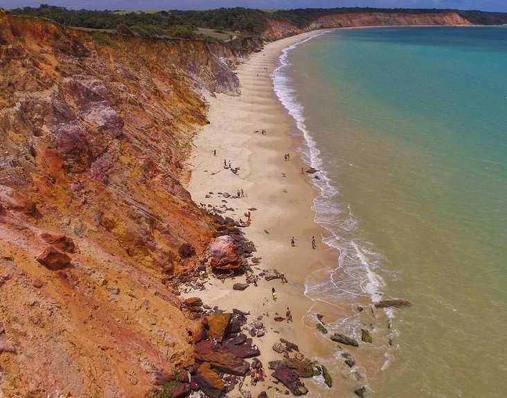 Praia de Carro Quebrado: Estrutura Praia de Carro Quebrado: Estrutura