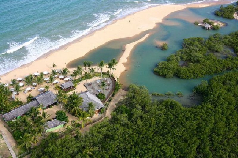 Praia dos nativos em Trancoso vista de cima Praia dos nativos em Trancoso vista de cima